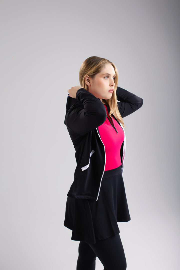 Chaqueta Negra Con Capucha Blanca