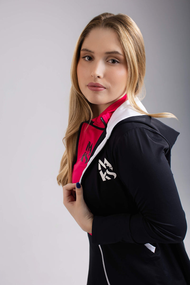 Chaqueta Negra Con Capucha Blanca